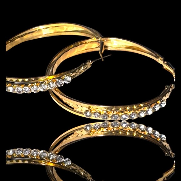 Stunning Gold-Tone Crystal Hoop Earrings - Elegant & Eye-Catching - Picture 14 of 14